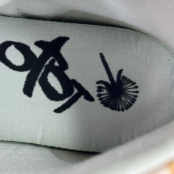 OTBT Women's Hologram Sneaker Cheetah SZ 9 Chic High Top NEW Pink Novelty Print - Picture 10 of 11